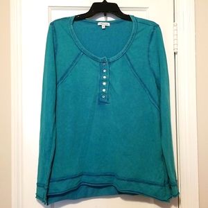 White Birch Distressed Turquoise Top Size S.